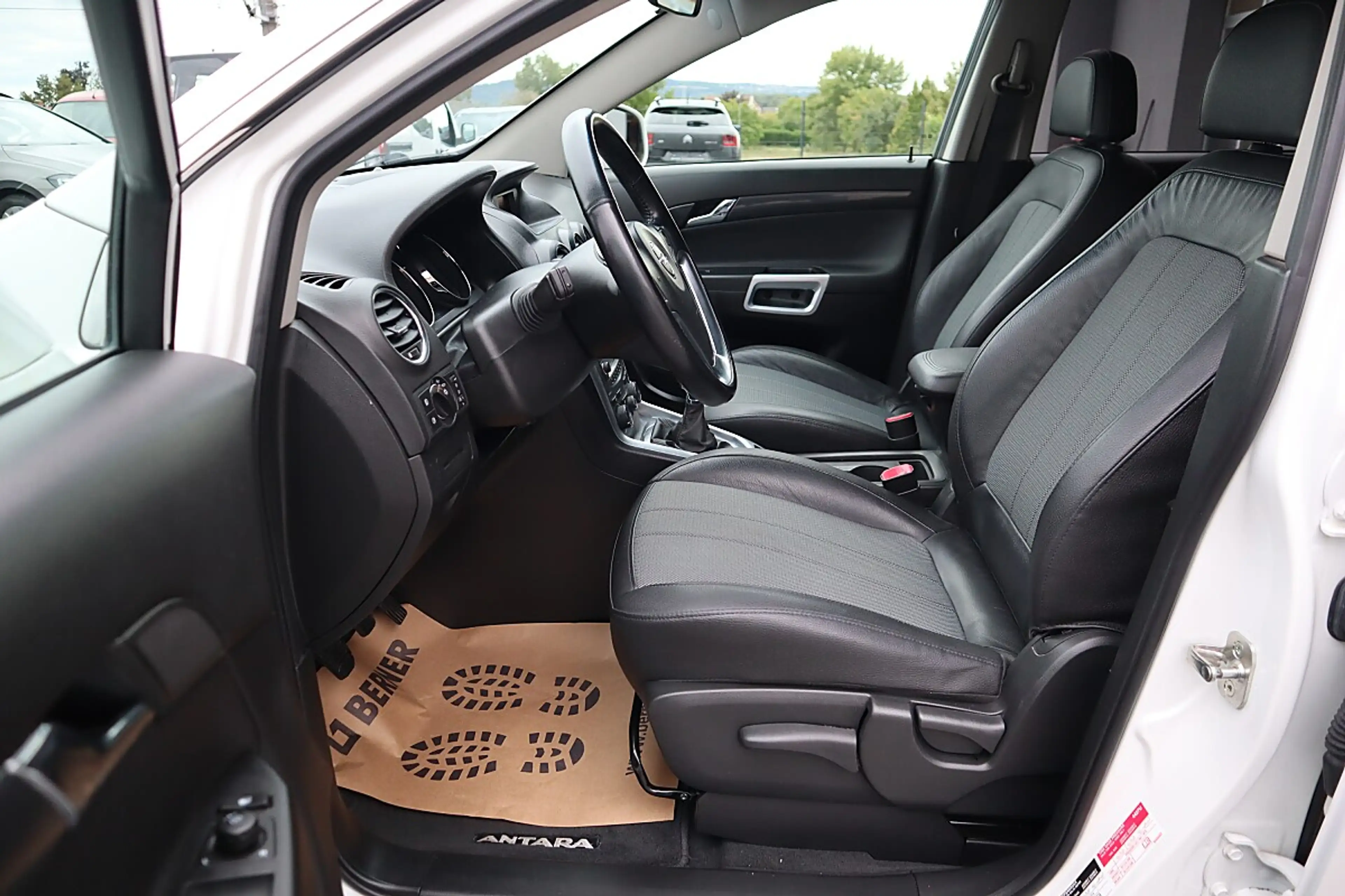 Opel Antara 4x4 2.2 CDTI Style — photo 11