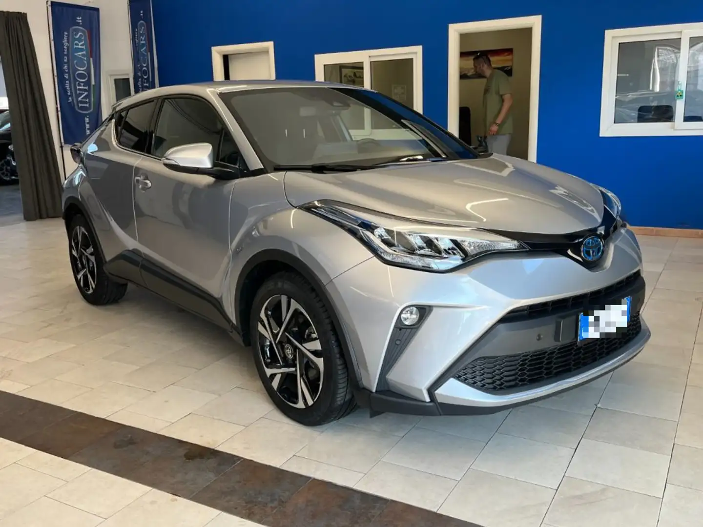 Toyota C-HR 2.0 Full- Hybrid (184 cv) E-CVT Morebusiness PROMO Серебристый - 1