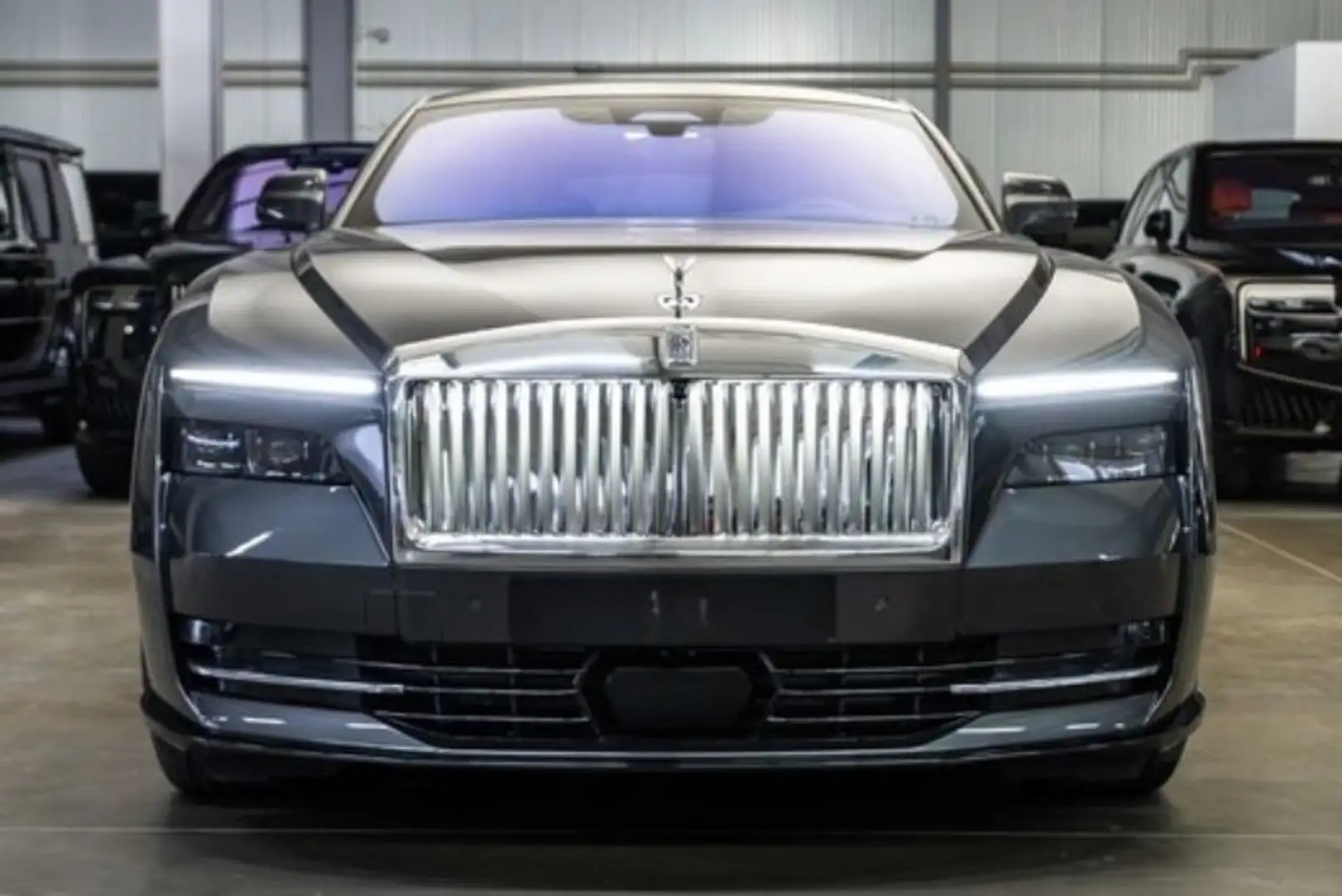Rolls-Royce Spectre Grau - 2
