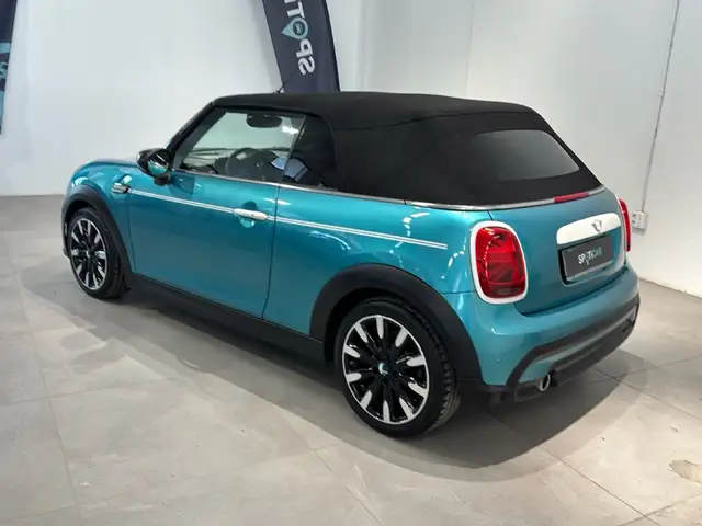 Mini Hatch view 7