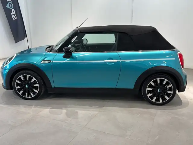 Mini Hatch view 8