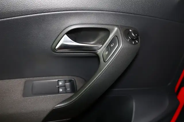 Volkswagen Polo view 10