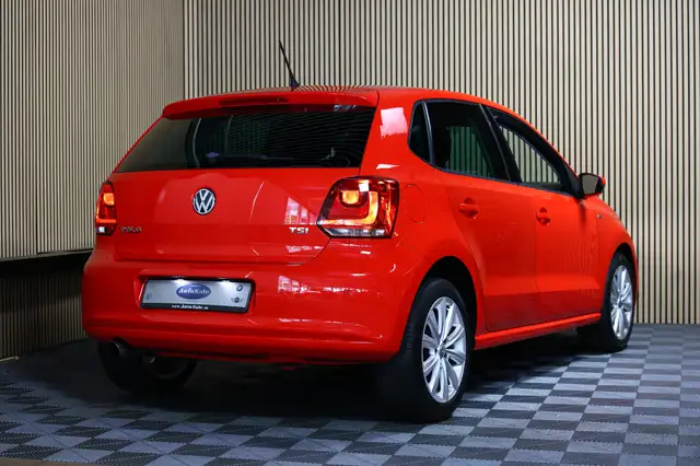 Volkswagen Polo view 3