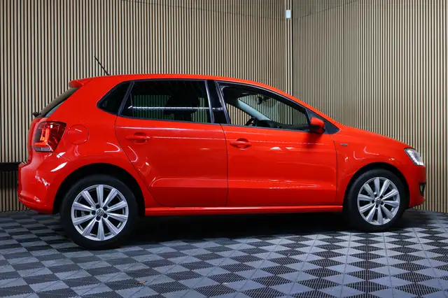 Volkswagen Polo view 6