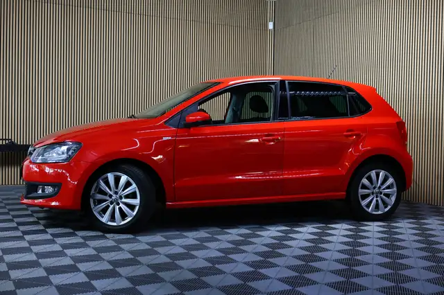 Volkswagen Polo view 8