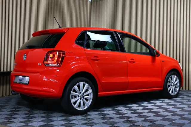 Volkswagen Polo view 5