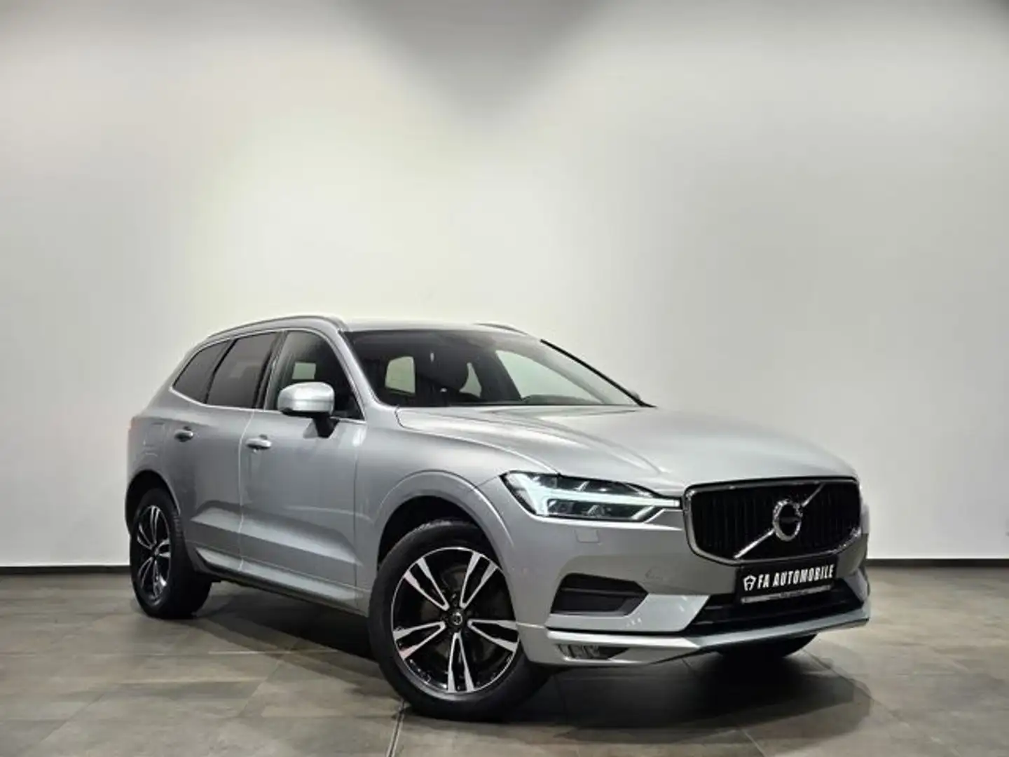 Volvo XC60 Momentum 2WD Ad.LED Navi Leder Kamera 19" Argent - 2