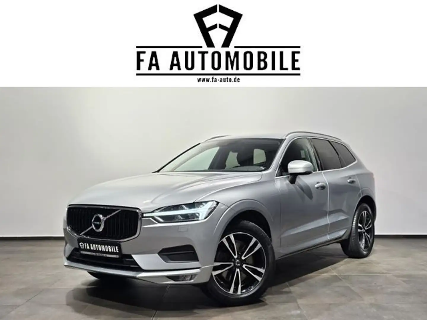 Volvo XC60 Momentum 2WD Ad.LED Navi Leder Kamera 19" Argintiu - 1