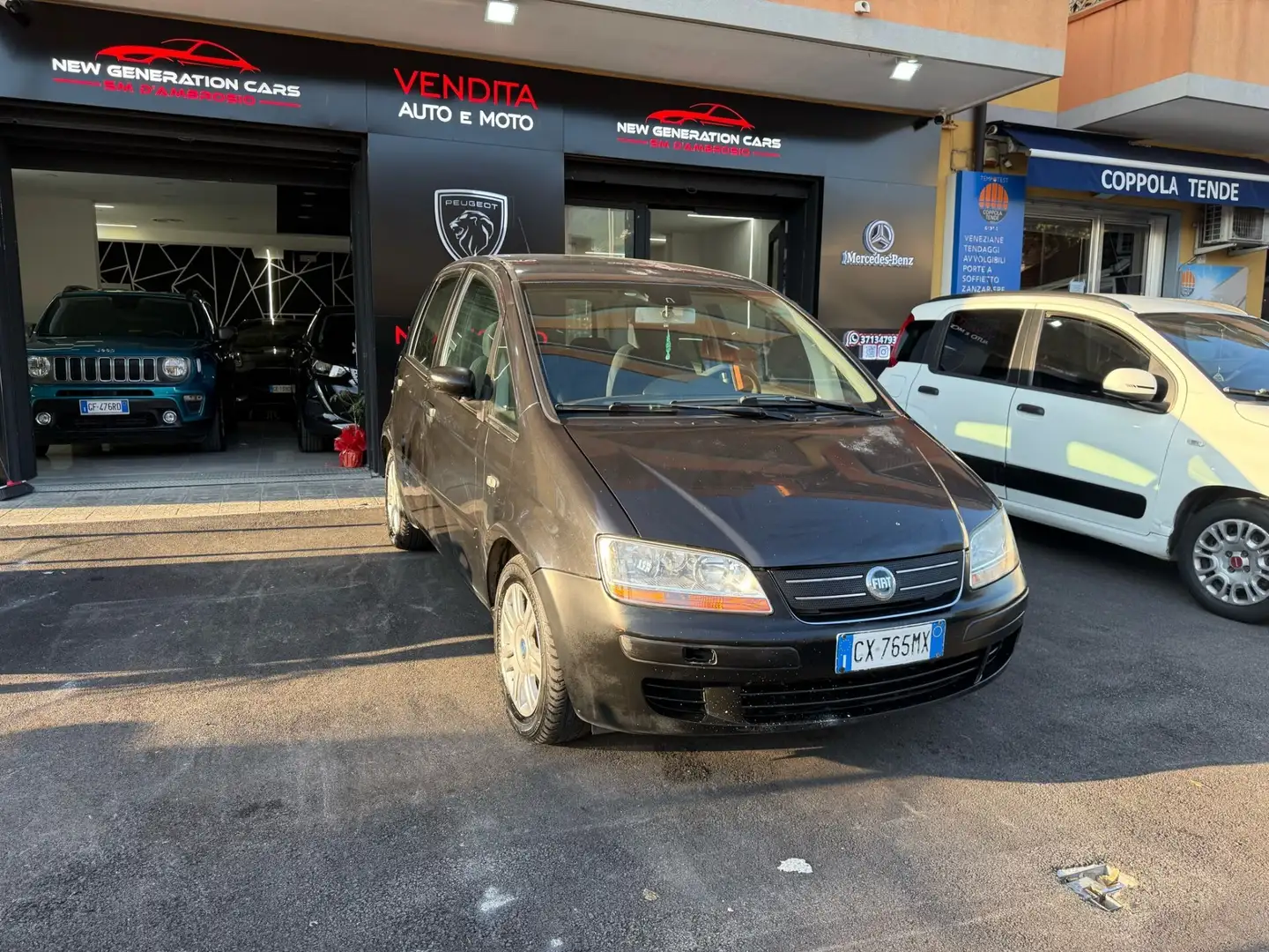 Fiat Idea 1.9 Multijet Emotion Negro - 1