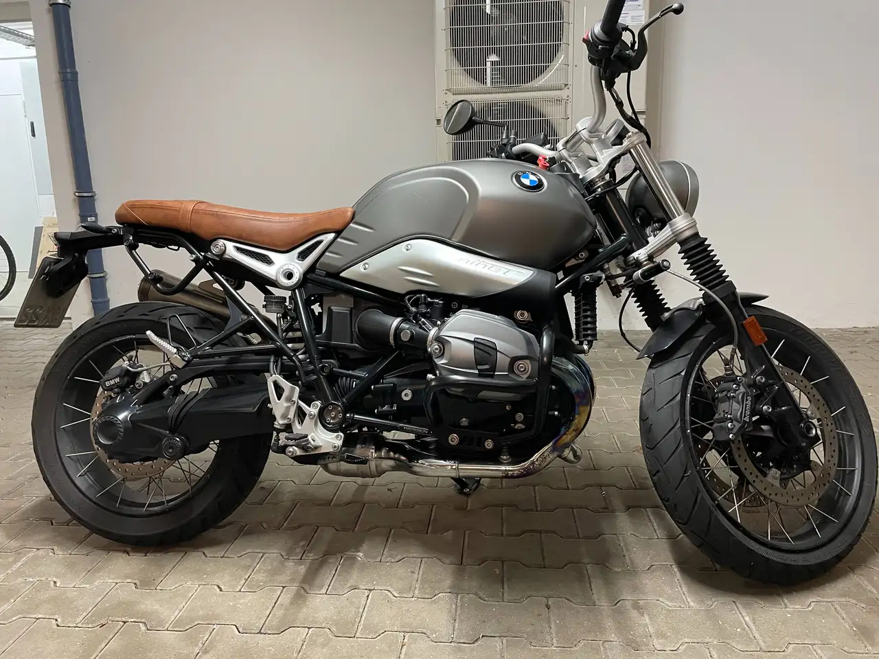 BMW R nineT