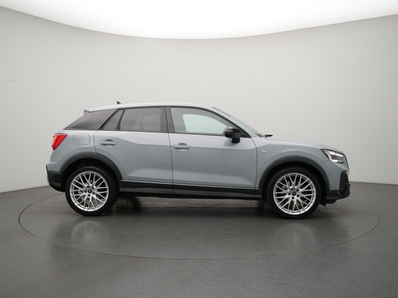 Audi Q2 S line AHK KAM ACC NAVI SHZ MATRIX PDC — photo 3
