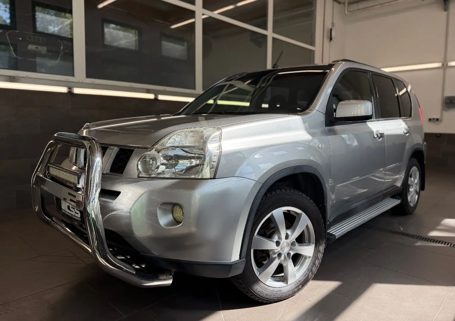 Nissan X-Trail 4X4 AHK KLIMA TEMPOMAT SITZHZG Silber - 1