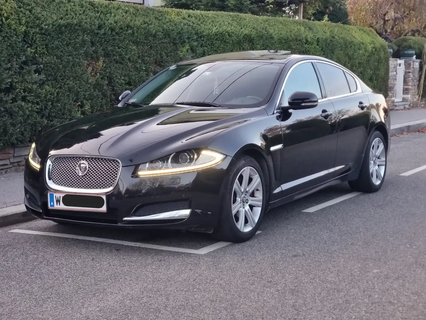 Jaguar XF 3,0 Diesel Premium Luxury - 1