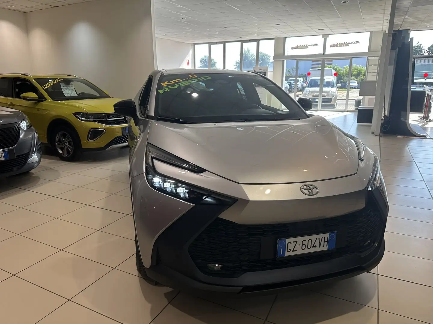 Toyota C-HR 2.0 HV Trend PHEV FWD e-CVT Zilver - 2