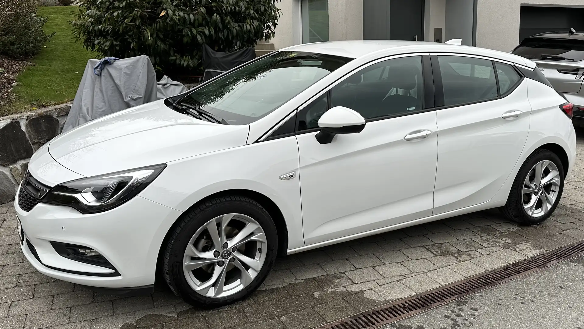 Opel Astra Astra 1,4 Turbo Direct Injection Innovation Aut. Innovation Weiß - 2