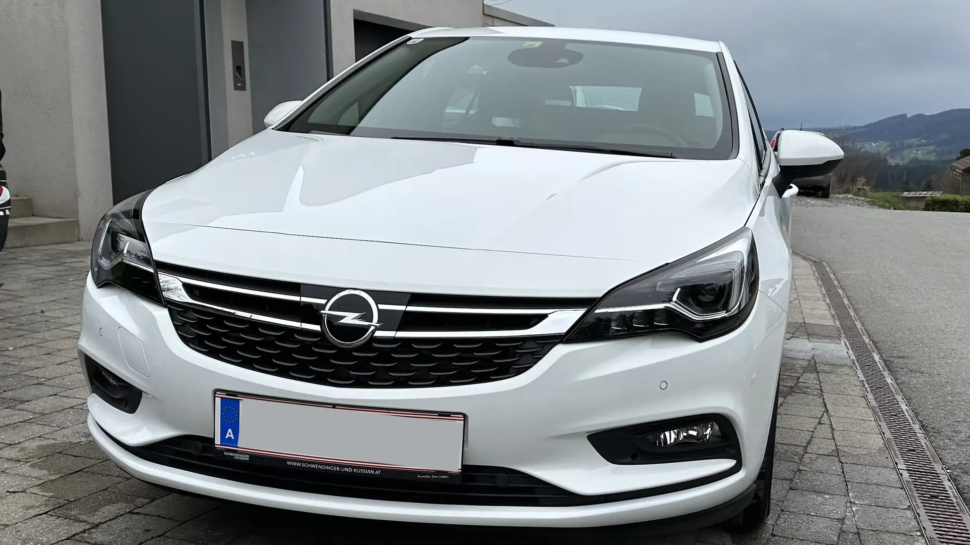 Opel Astra Astra 1,4 Turbo Direct Injection Innovation Aut. Innovation Weiß - 1