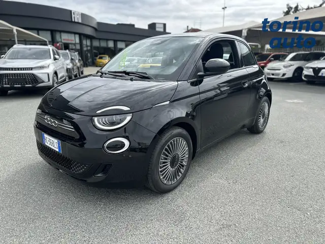 Fiat 500 view 3