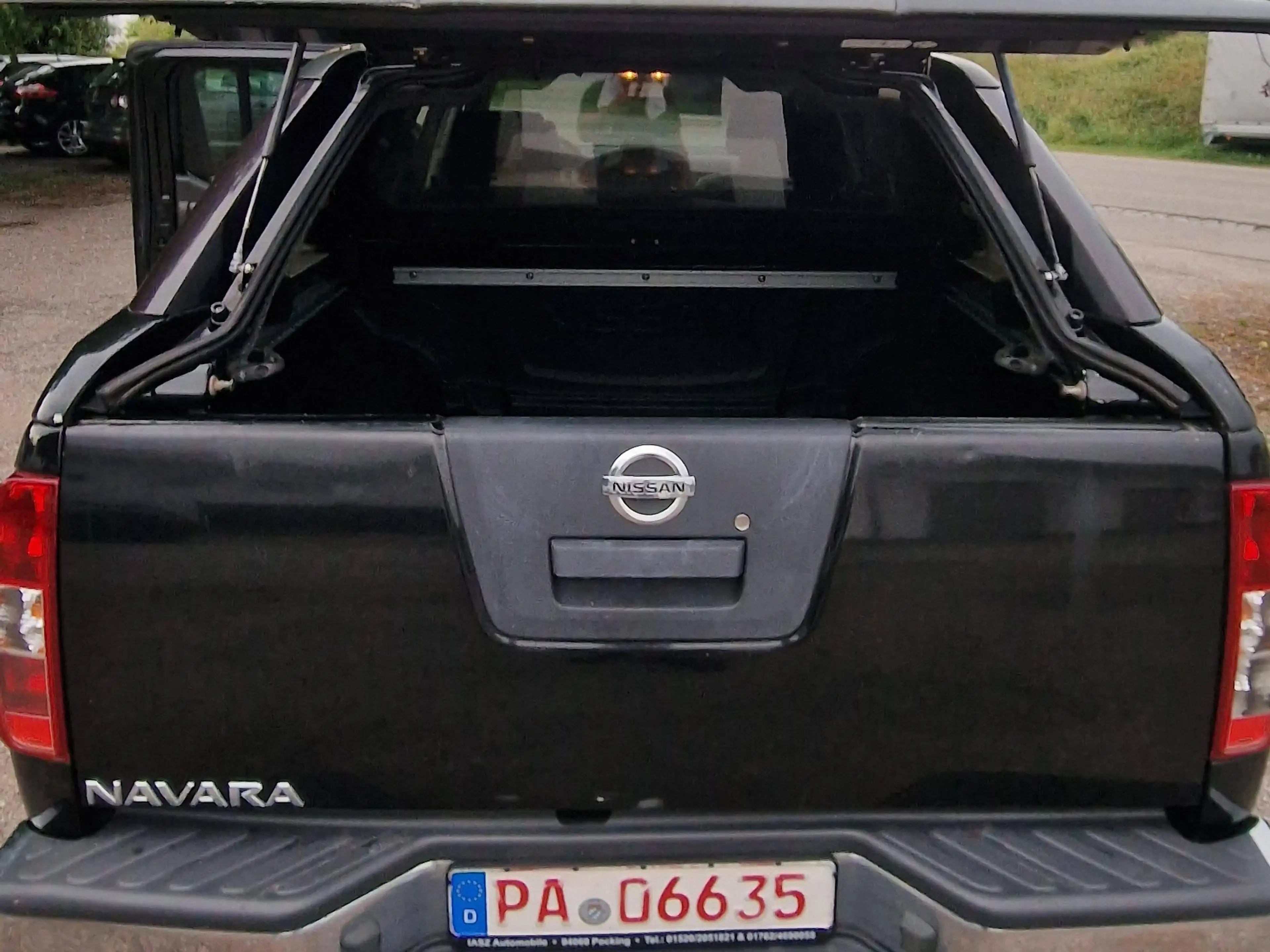 Nissan Navara Double Cab LE V6 4X4 — photo 9