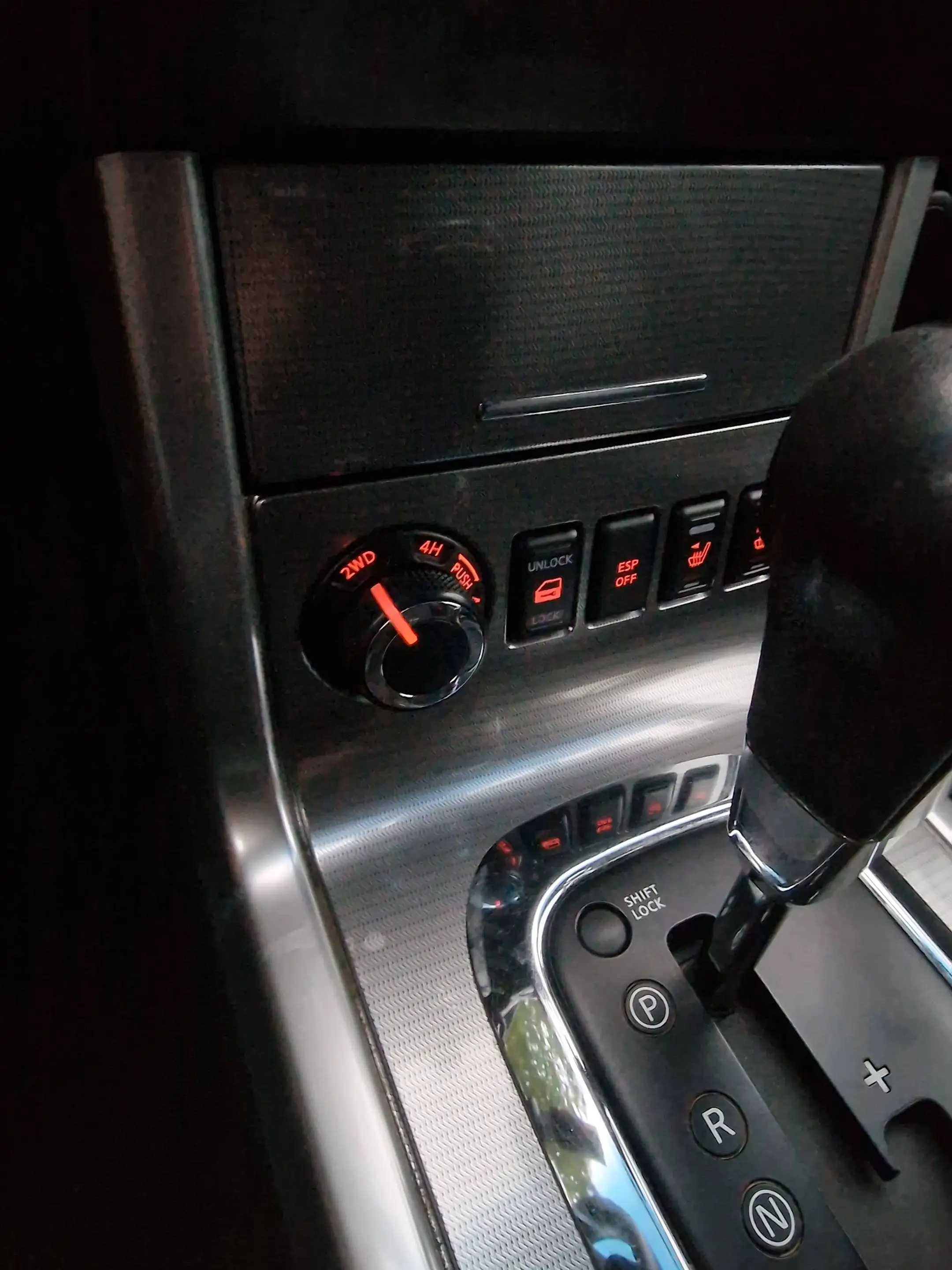 Nissan Navara Double Cab LE V6 4X4 — photo 12