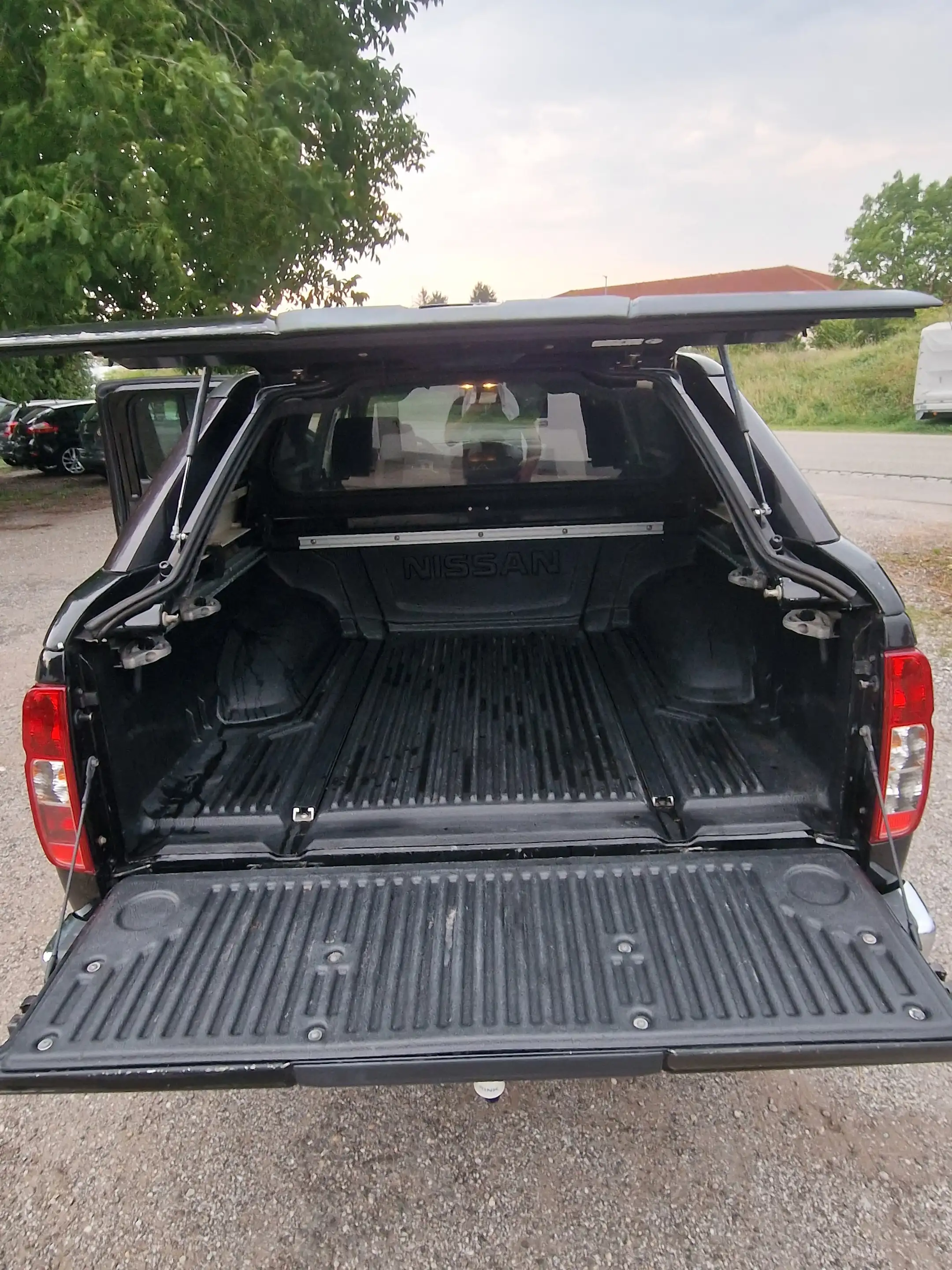 Nissan Navara Double Cab LE V6 4X4 — photo 10