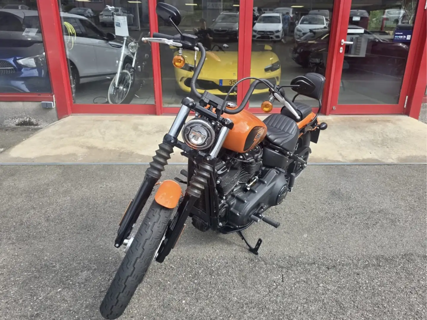 Harley-Davidson Street Bob 114 1 HAND Оранжевий - 2