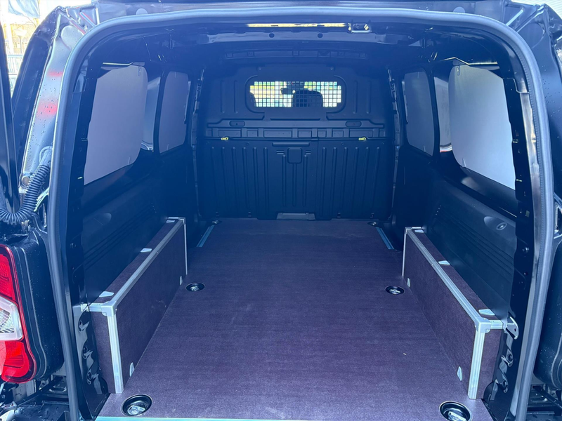Peugeot Partner 1.5 BlueHDi 130pk EAT8 L2 | Navigatie | 3-zits | H — photo 9