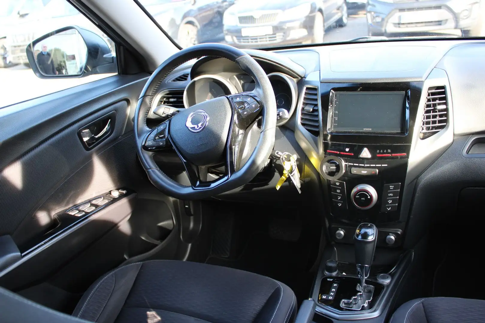SsangYong XLV 1,6 D Automatik  Quartz Schwarz - 2