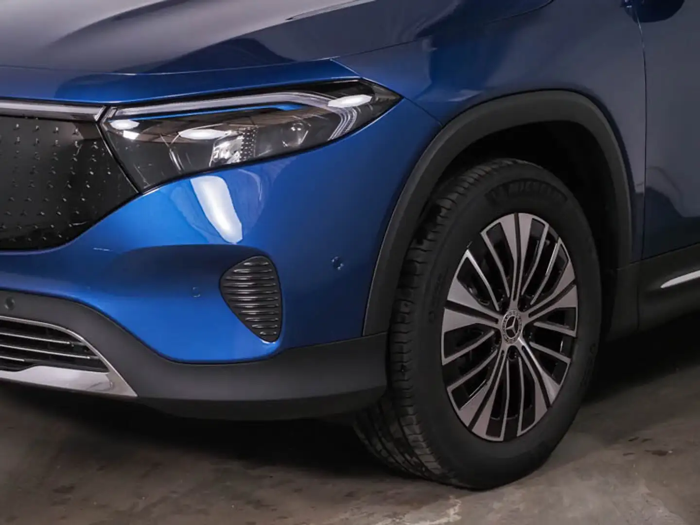 Mercedes-Benz EQB 300 EQB 300 4MATIC Progressive Plus/Burm/360°/Distr. Blau - 2