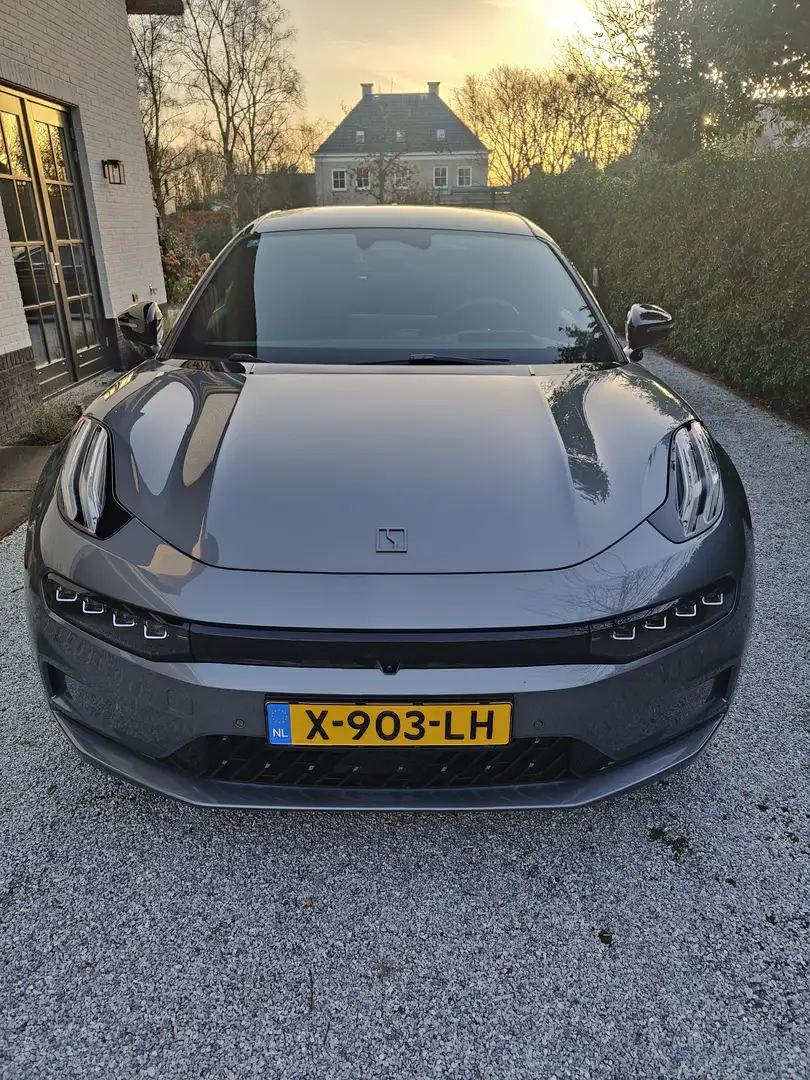 Zeekr 001 100kWh/AWD Privilege/extra set velgen/Luchtvering/HUD/Panoramisch dak Grau - 2