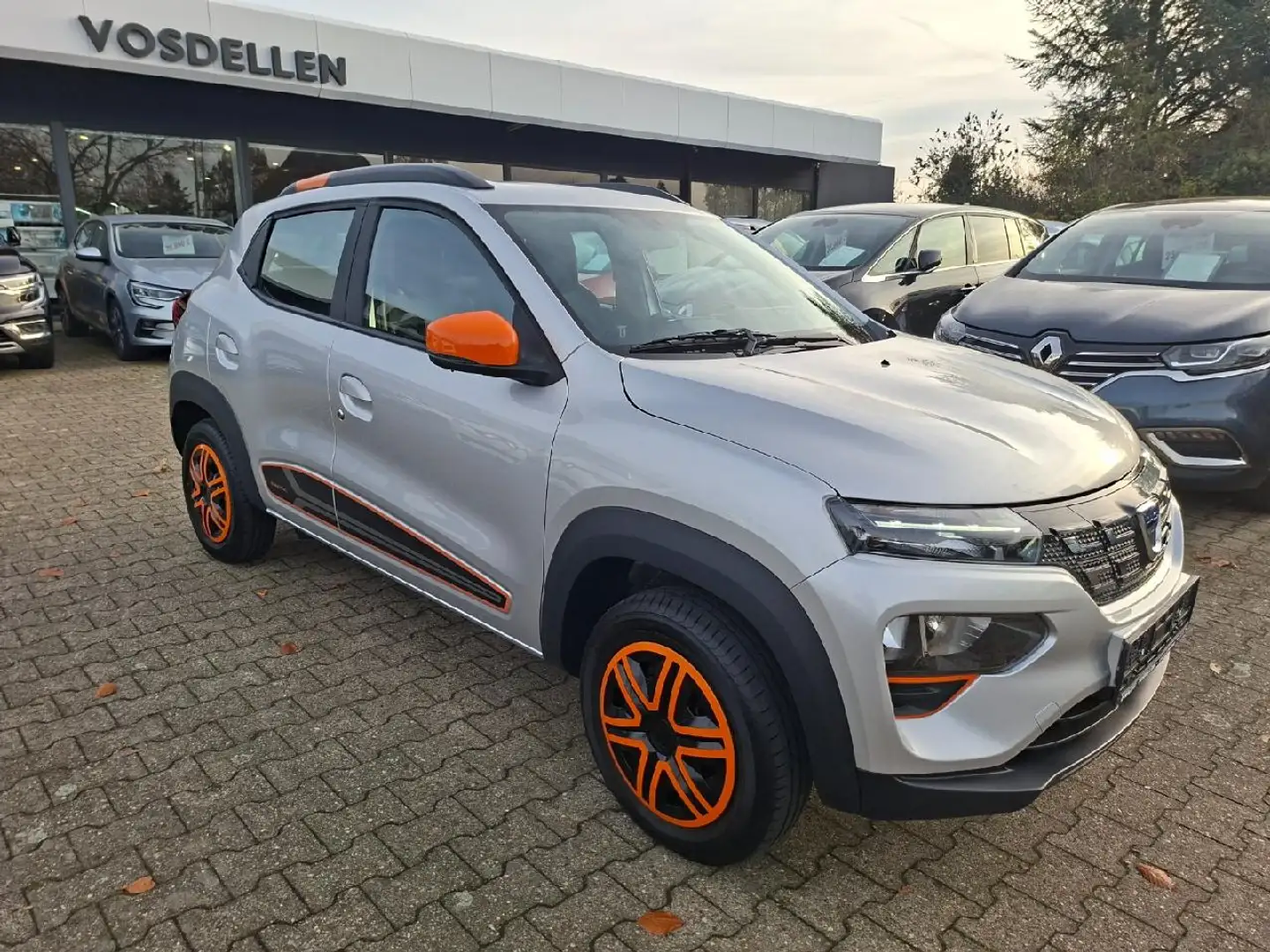 Dacia Spring Comfort Plus*Navi*DAB*Kamera*Klima* Silber - 2