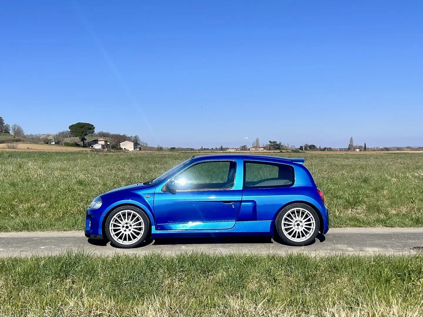 Renault Clio 3.0 V6 230CH Blue - 2