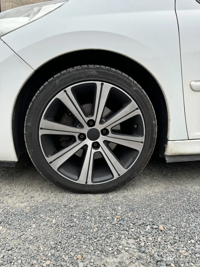 Peugeot 207 1.6 VTi 120ch Premium - 2