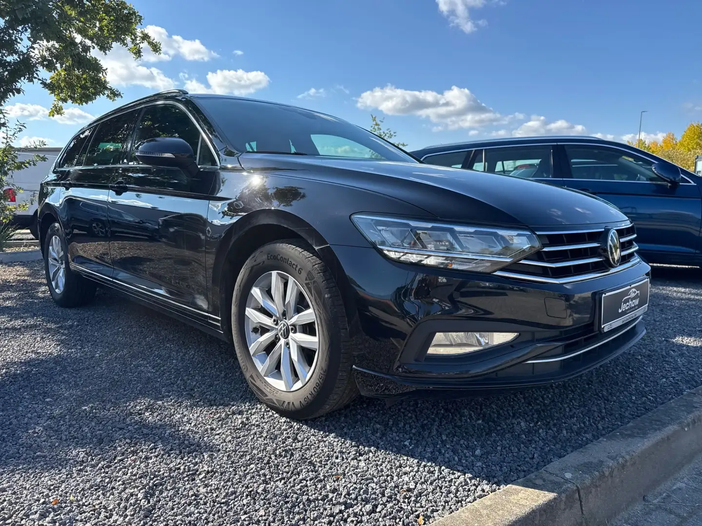 Volkswagen Passat Variant 2.0 TDI Business Acc Ahzv el. Heckkl. Schwarz - 2