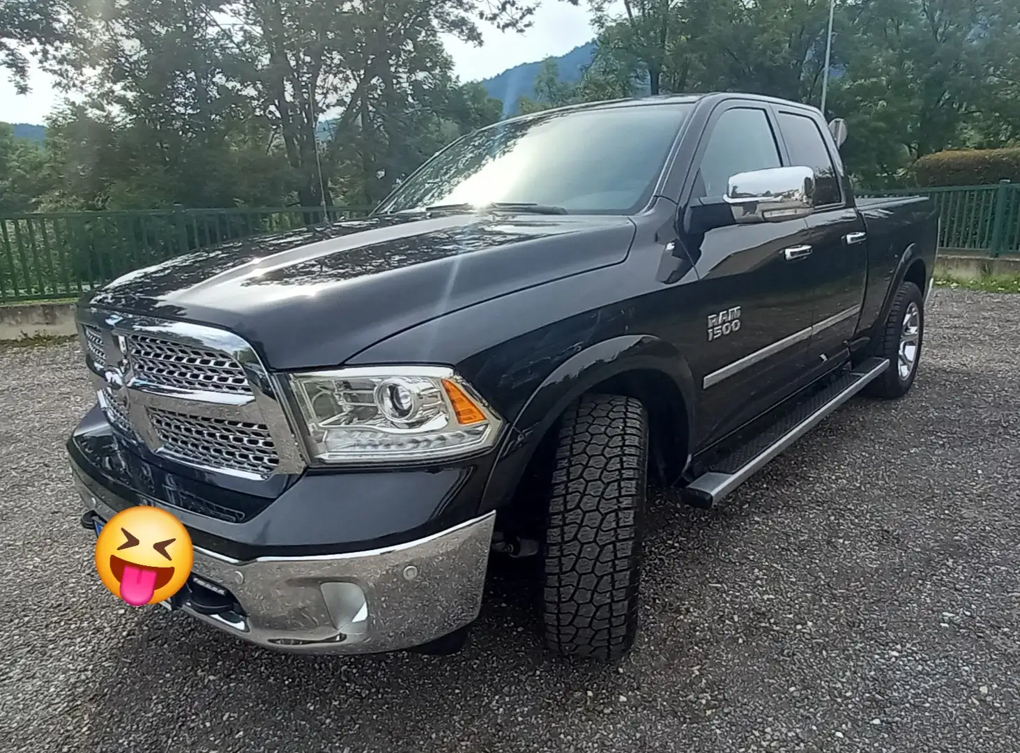 Dodge RAM 1500 Quad-Cab Laramie 5.7 V8 HEMI Schwarz - 2