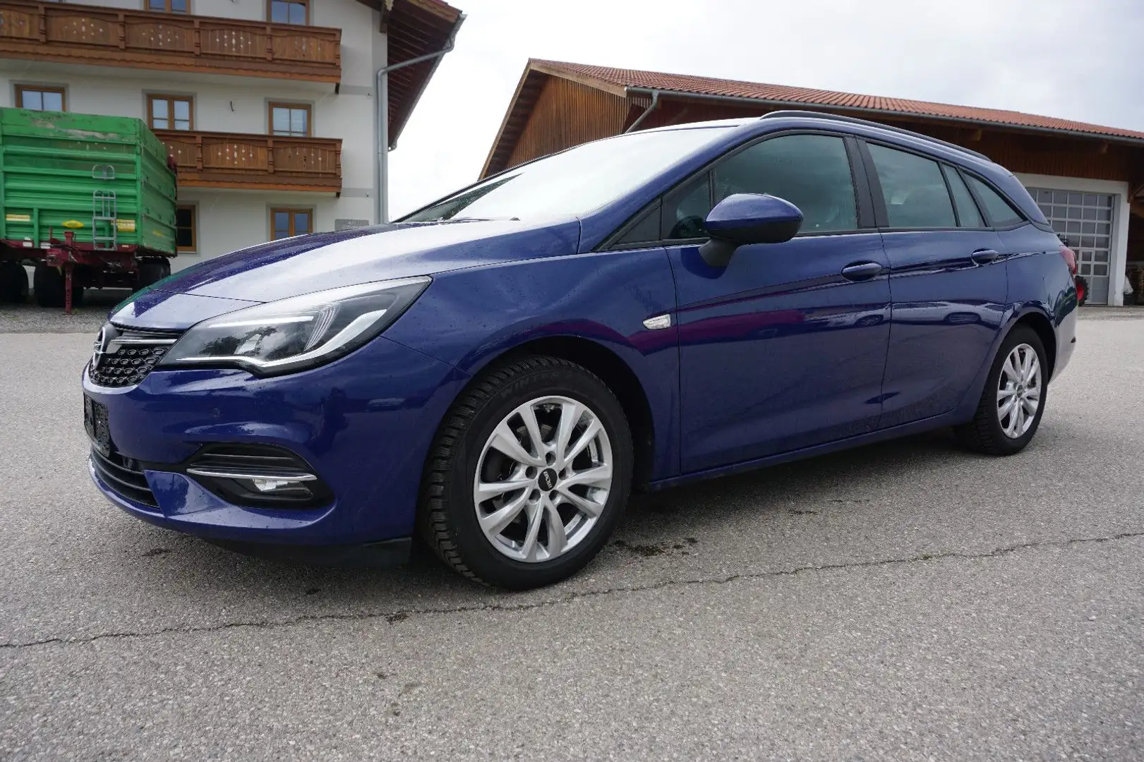 Opel Astra K Sports Tourer Ed. Autom. NAV LED AHK CAM Blau - 1