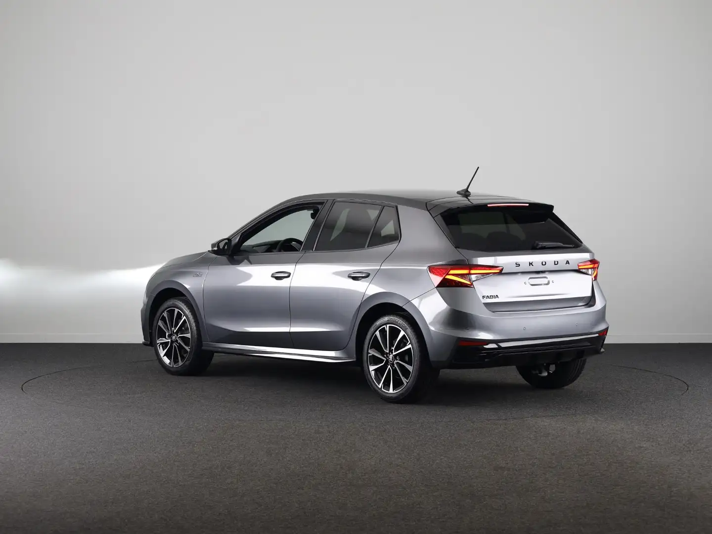 Skoda Fabia Monte Carlo 1.0 TSI 115 pk 7 versn. DSG | Travel A Grijs - 2