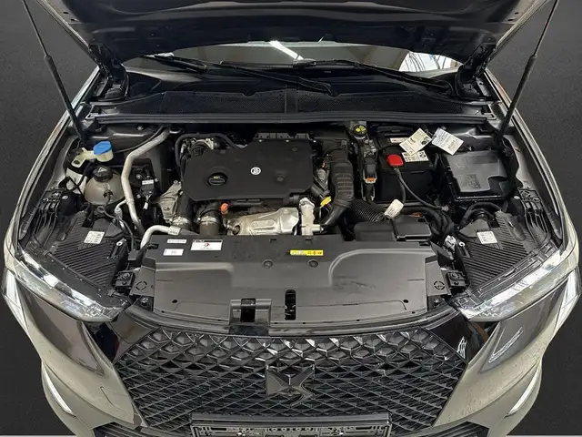 DS Automobiles DS 4 view 8