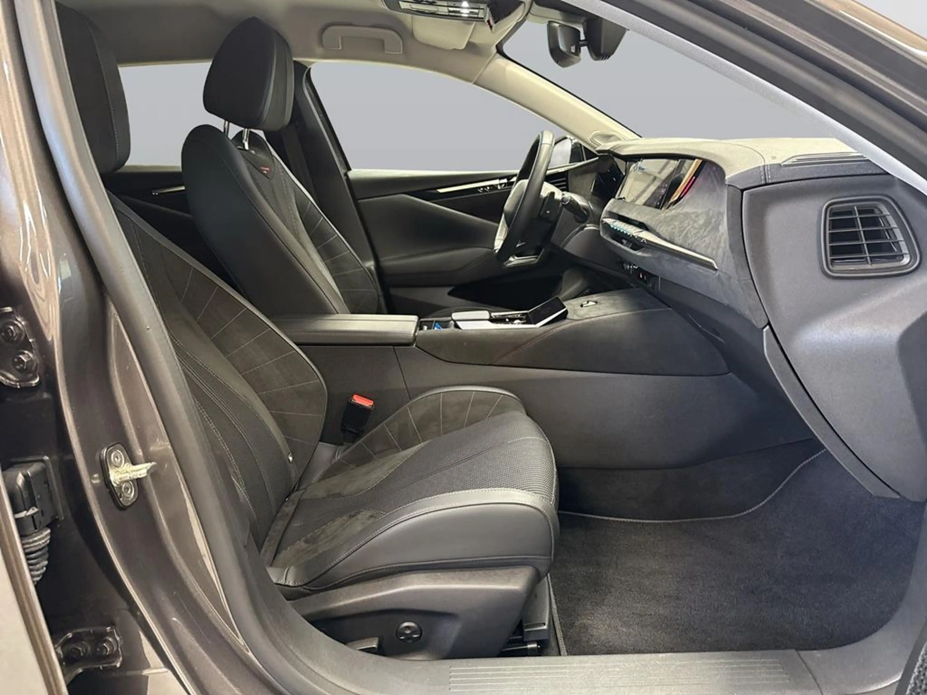 DS Automobiles DS 4 Performance Line + — photo 13