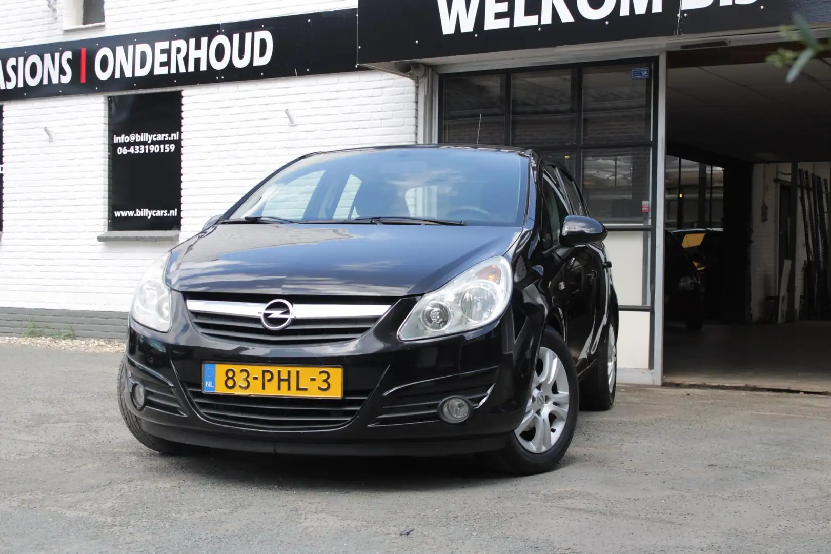 Opel Corsa 1.2-16V '111' Edition | Airco | CruiseControl| Ele Zwart - 1