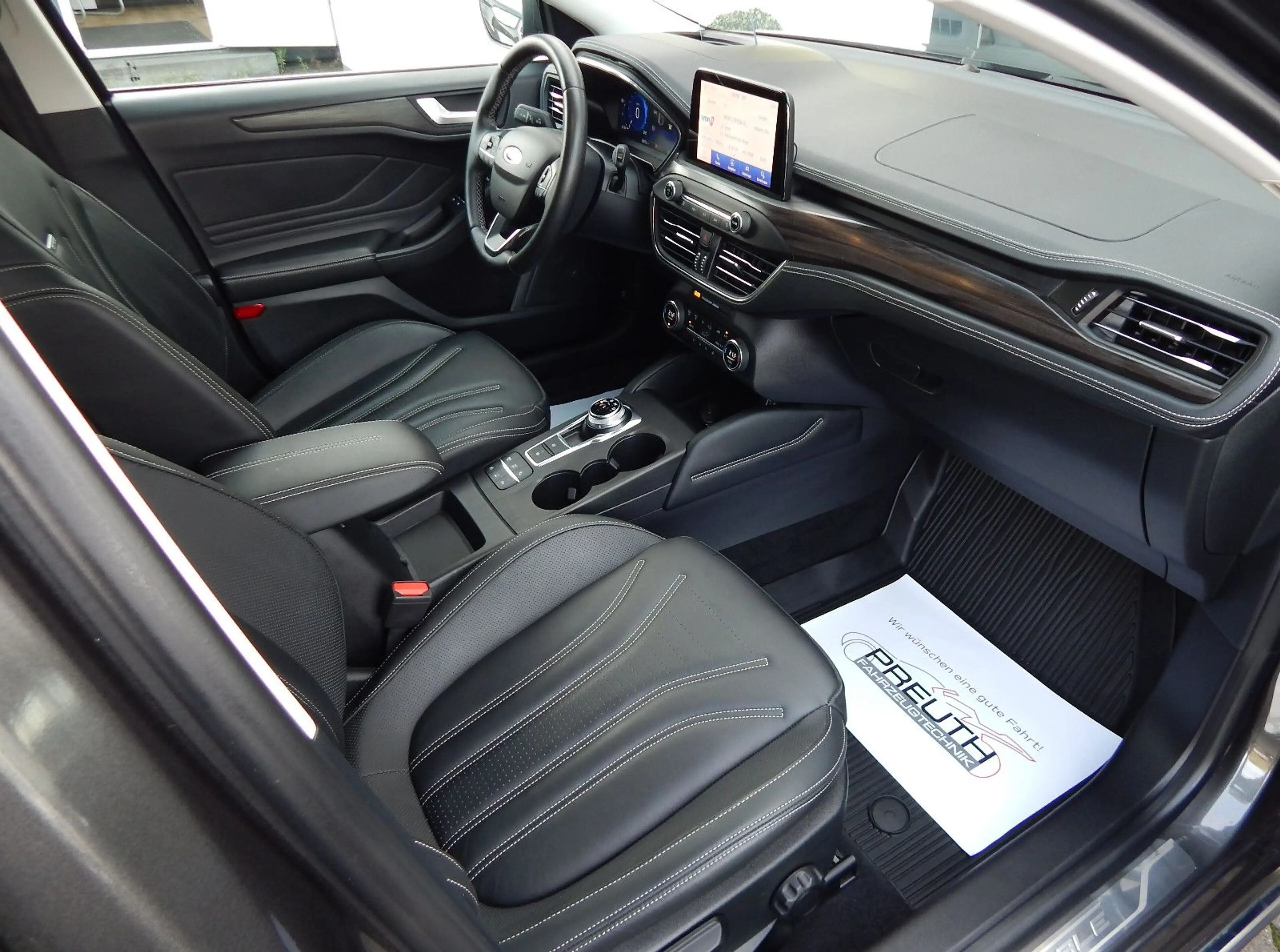 Ford Focus 1.5 Vignale ~HUD~NAVI~KAMERA~LEDER~LED~ — photo 22