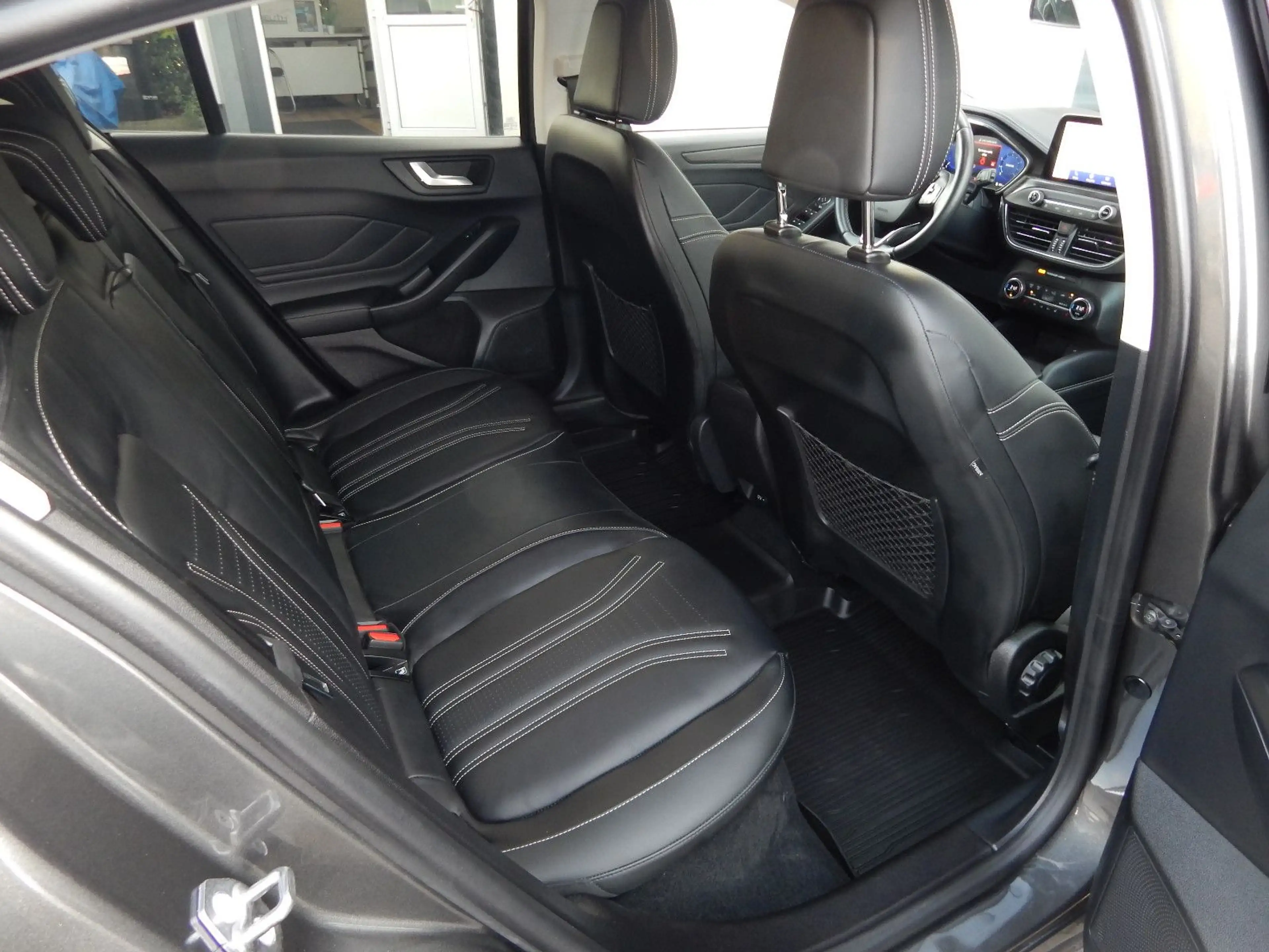 Ford Focus 1.5 Vignale ~HUD~NAVI~KAMERA~LEDER~LED~ — photo 20