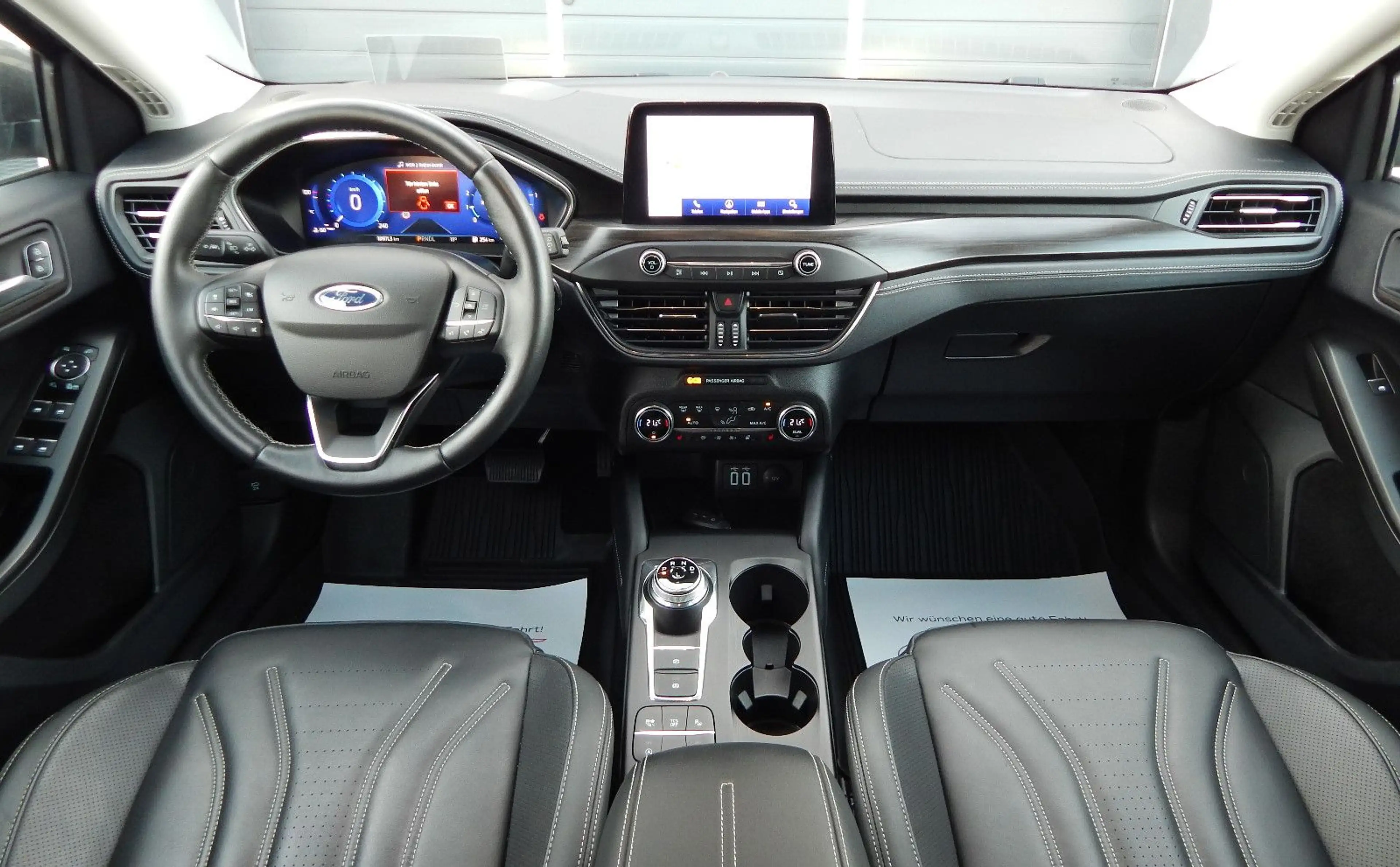 Ford Focus 1.5 Vignale ~HUD~NAVI~KAMERA~LEDER~LED~ — photo 11