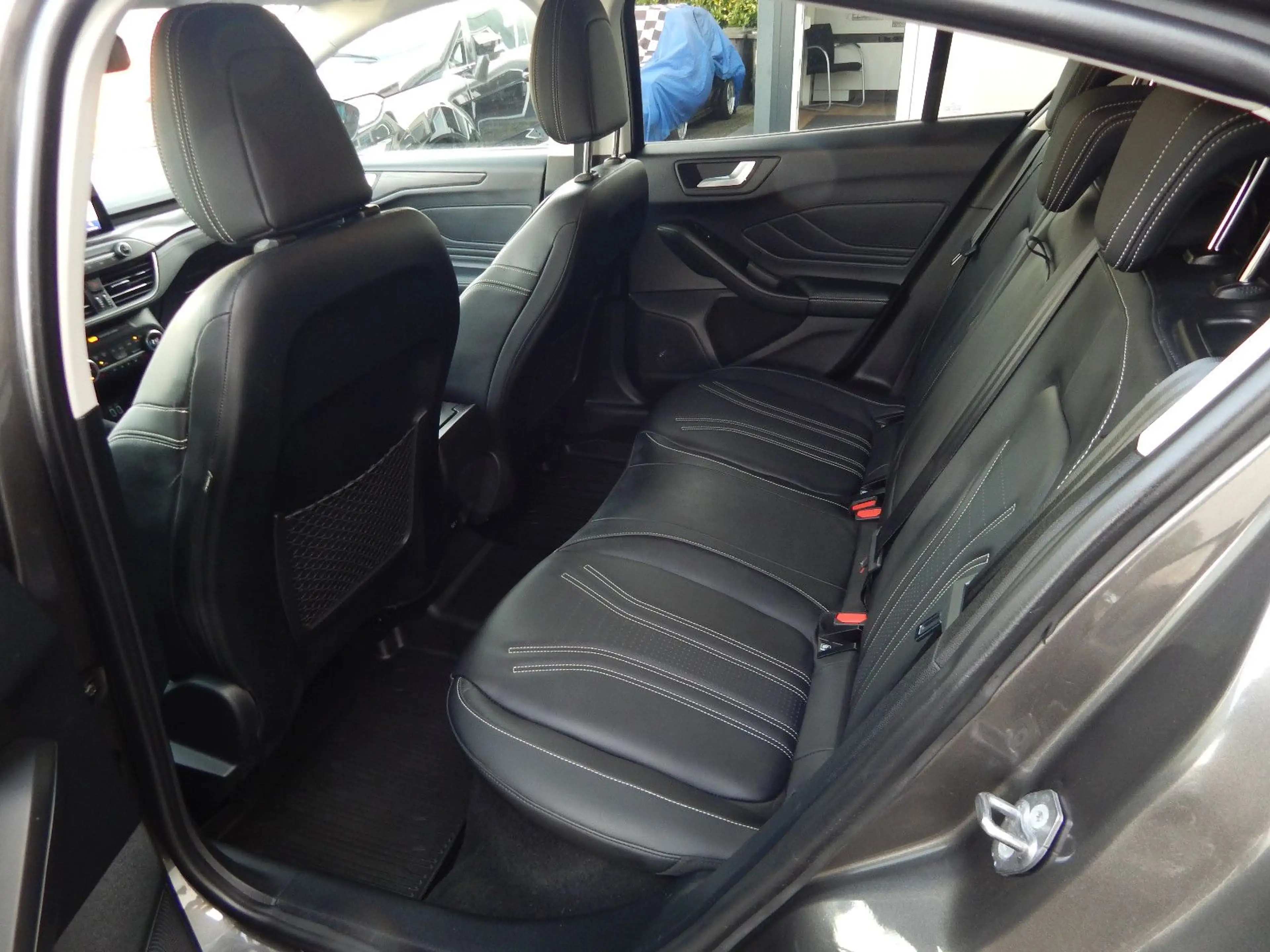Ford Focus 1.5 Vignale ~HUD~NAVI~KAMERA~LEDER~LED~ — photo 19