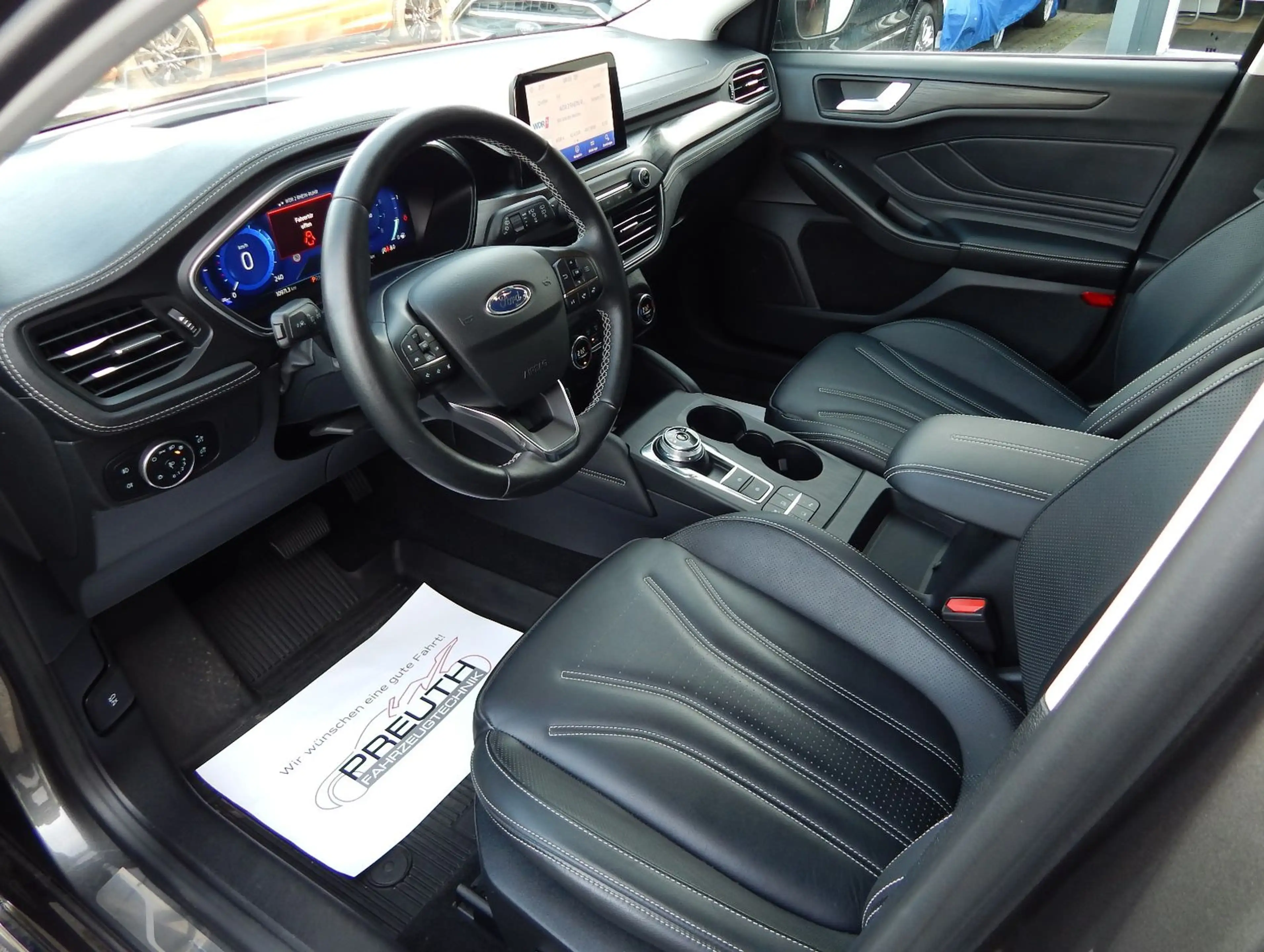 Ford Focus 1.5 Vignale ~HUD~NAVI~KAMERA~LEDER~LED~ — photo 17