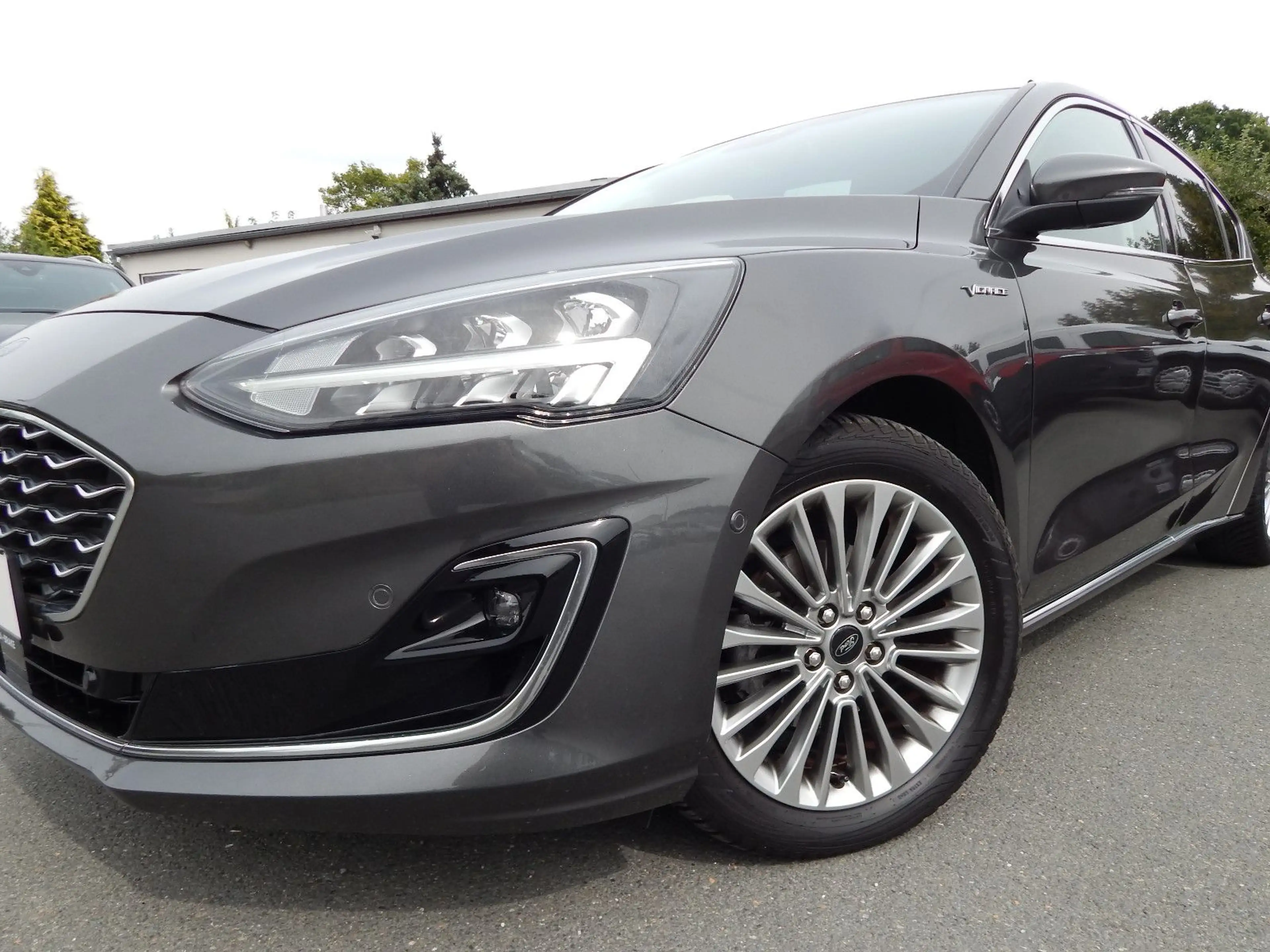 Ford Focus 1.5 Vignale ~HUD~NAVI~KAMERA~LEDER~LED~ — photo 2
