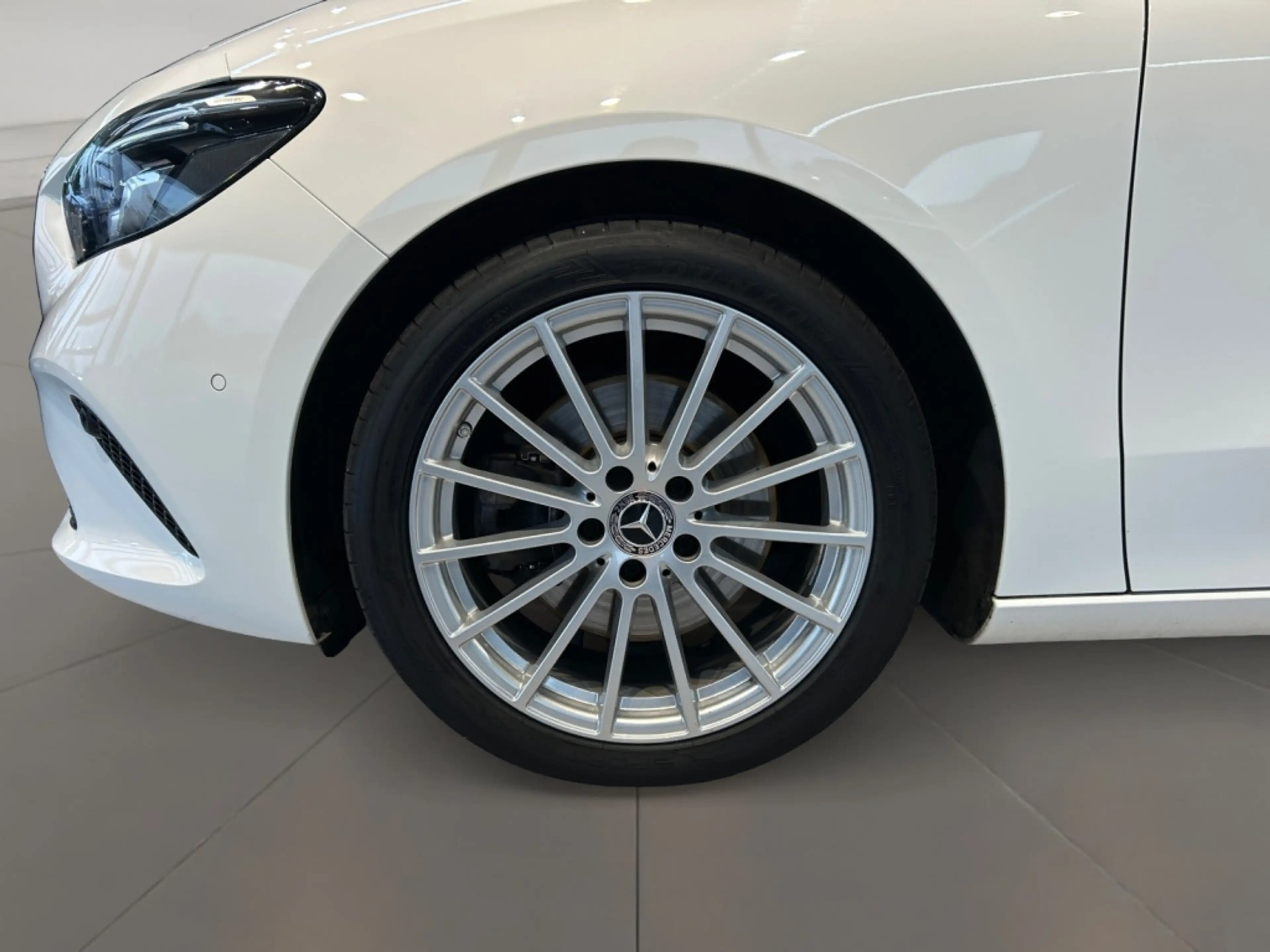 Mercedes-Benz B 220 d Style MBUX+Style+Wide+Cam+LED+Navi+AUT — photo 7