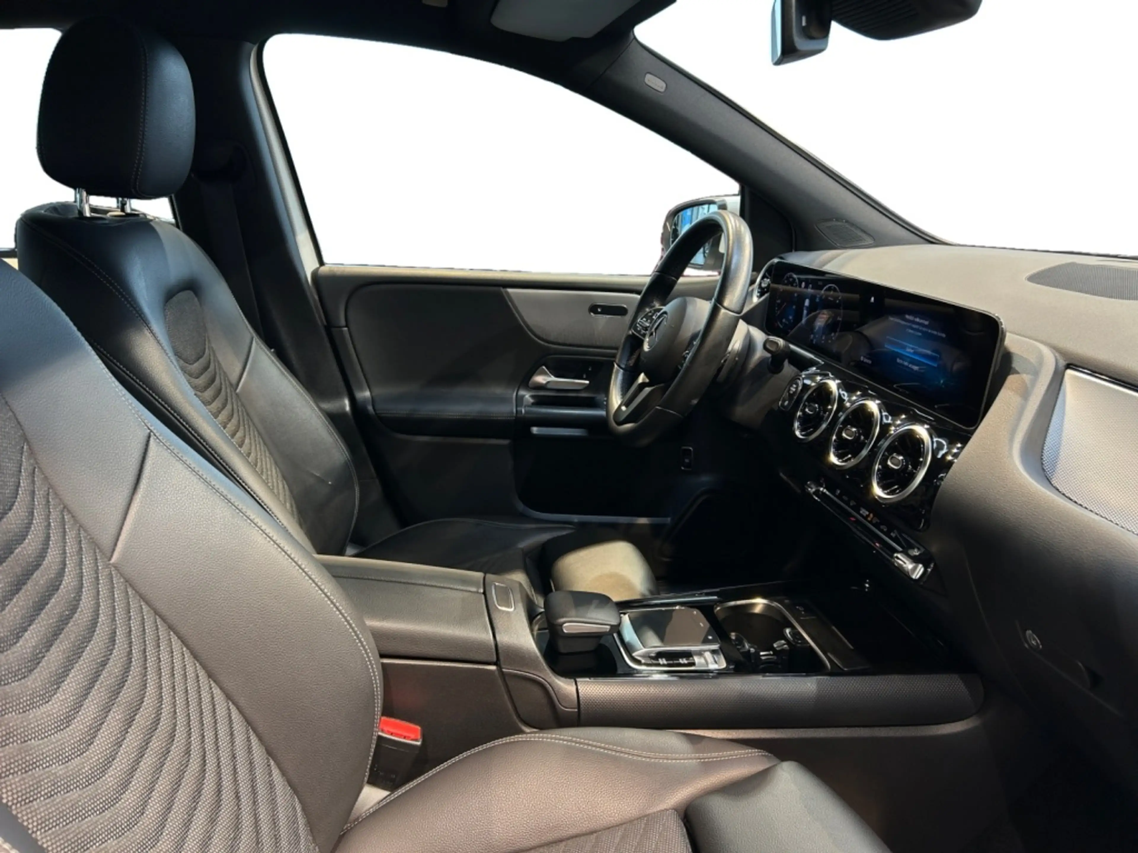 Mercedes-Benz B 220 d Style MBUX+Style+Wide+Cam+LED+Navi+AUT — photo 9