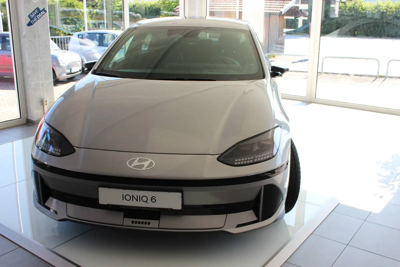 Hyundai IONIQ 6 Allradantrieb 77,4kWh Batt. (325 PS) UNIQ-Paket in Srebrny - 1