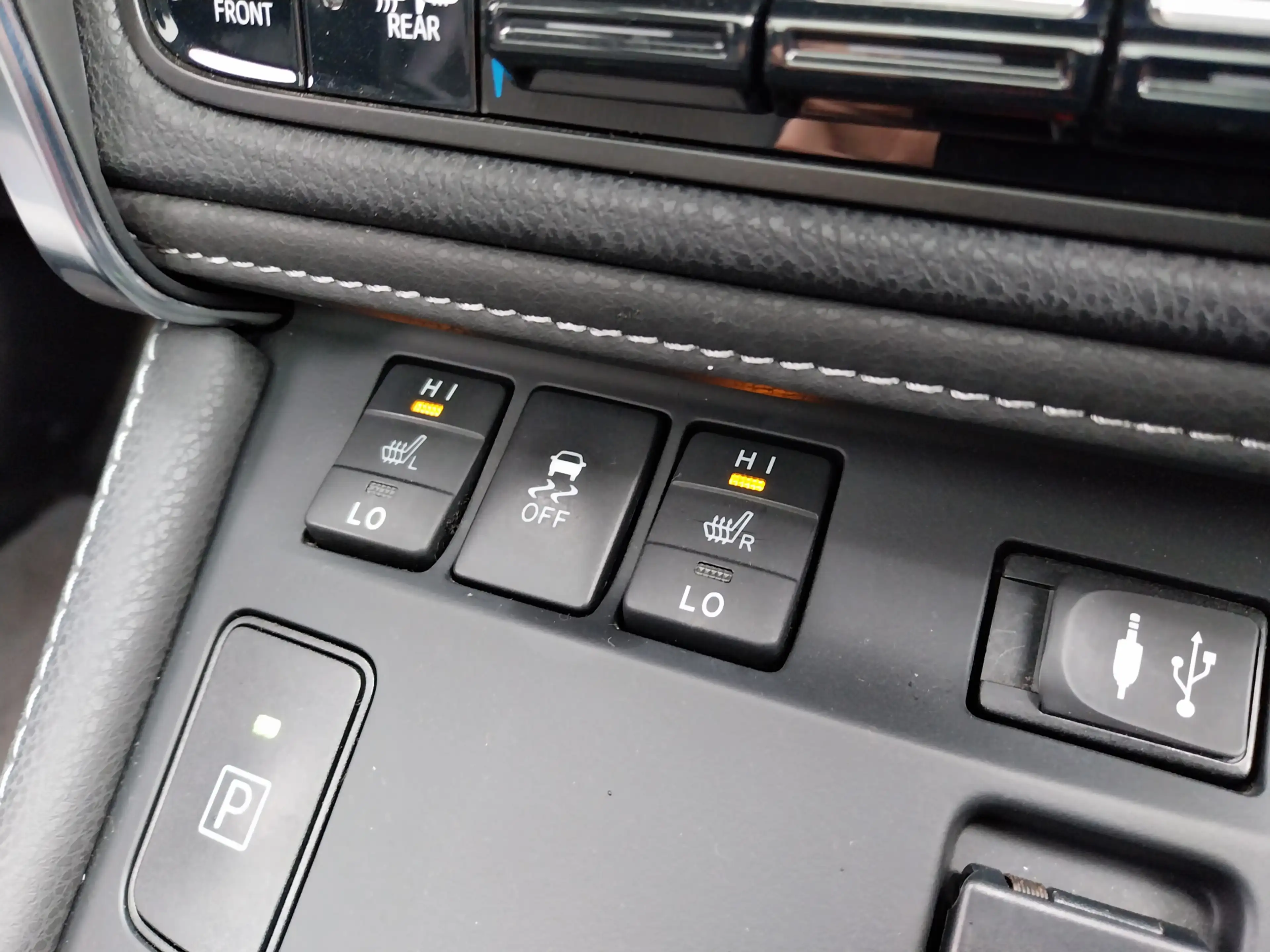 Toyota Auris Touring Sports 1.8 Hybrid PANO DAK CAMERA HALF LEE — photo 11