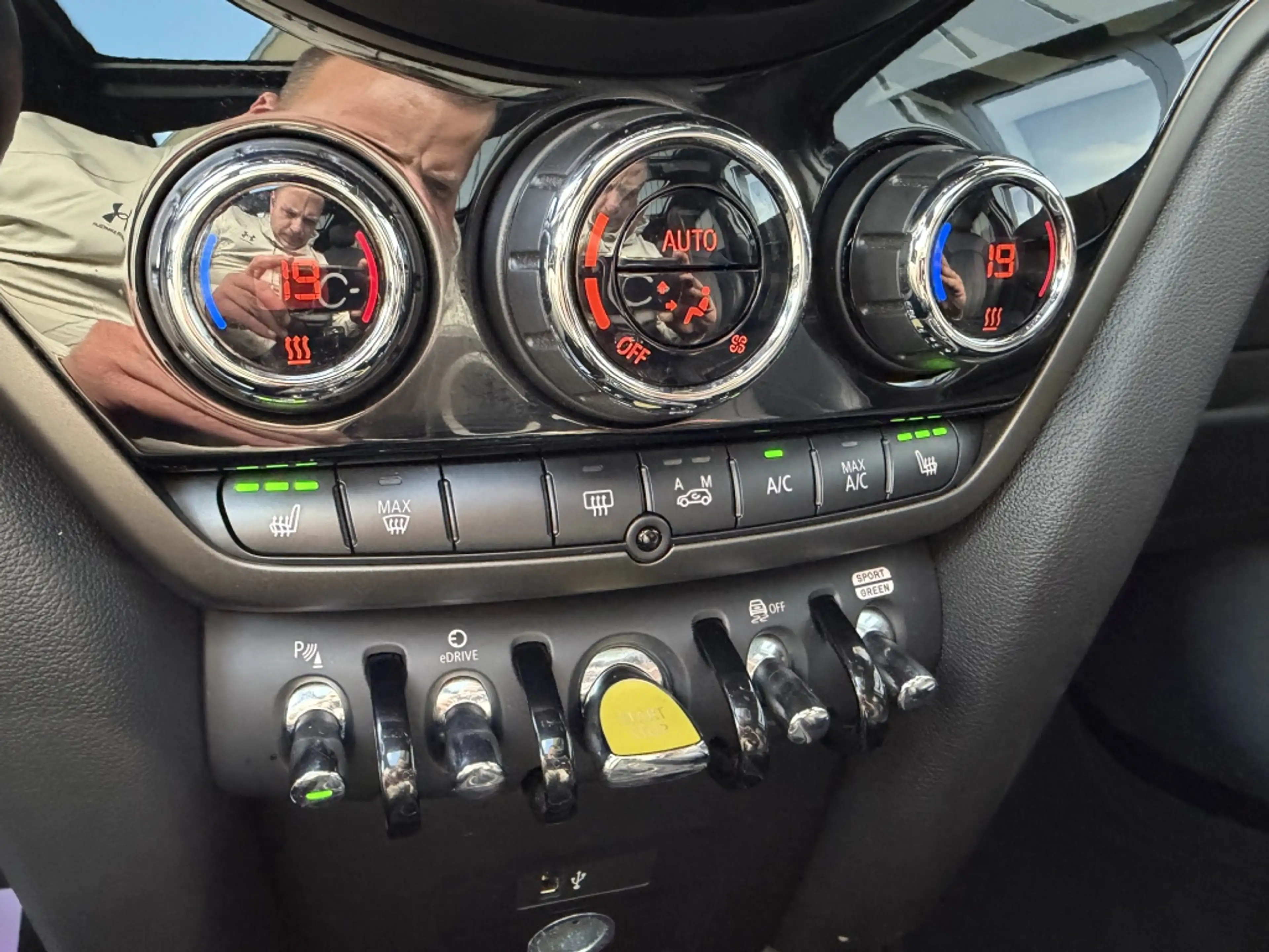 MINI Cooper SE Countryman 1.5 ALL4 Pano*Clima*Navi NAP! — photo 12